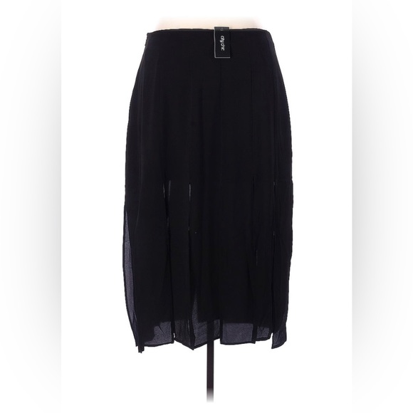 Mid rise black skirt with multiple slits. - Picture 2 of 2